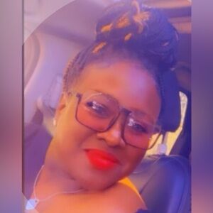 Meet your Posher, Chantilly